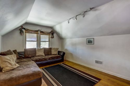 5527 Kilbourn Ave, Chicago IL 60646-5937 exterior