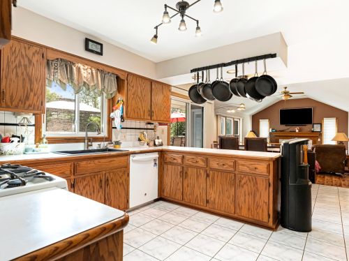 2333 Hess Dr, Joliet IL 60403-1870 exterior