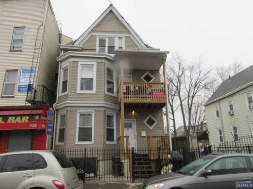 426 18th St, Paterson, NJ 07524-2751