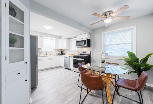 9504 Palmetto Ave, Milwaukee WI  53222-1558 exterior