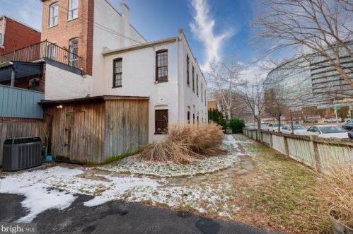 1837 19 St, Washington DC 20002-3009 exterior