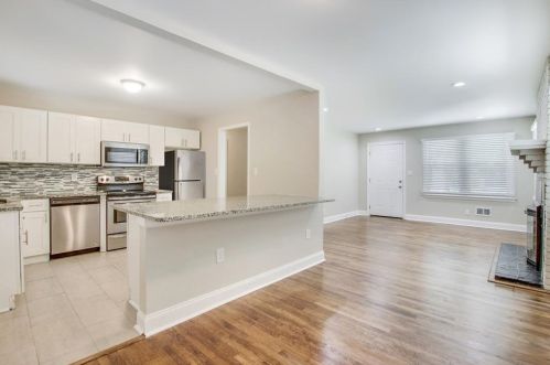 2965 Meadowview Dr, Atlanta GA  30316-4364 exterior