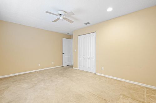 8602 Logia Cir, Boynton Beach FL 33472-7112 exterior