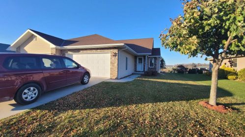 310 Woodridge Pl, Manitowoc, WI 54220-7169