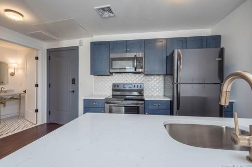 136 Main St, New Britain CT  06051-1915 exterior