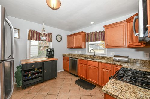 3379 Burrell St, Milwaukee WI 53207-2754 exterior