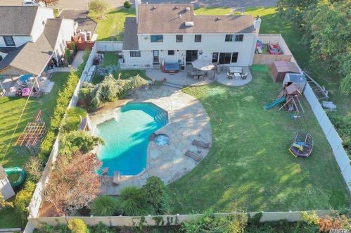 50 Annandale Rd, Commack NY 11725-1746 exterior