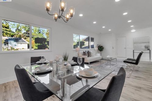 2850 Madeira Way, Concord CA  94523-2023 exterior