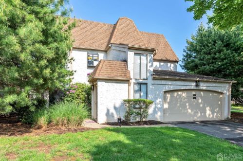 65 Park Gate Dr, Edison NJ 08820-4025 exterior