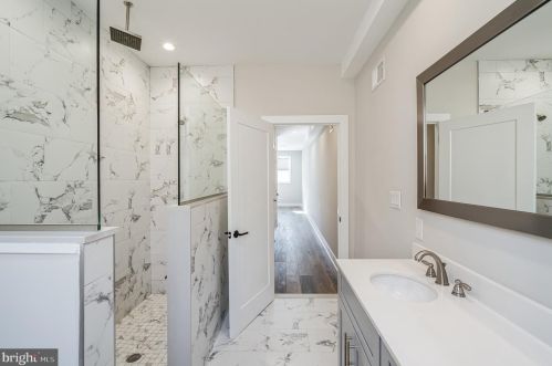 220 Fountain St, Philadelphia PA  19128-4508 exterior