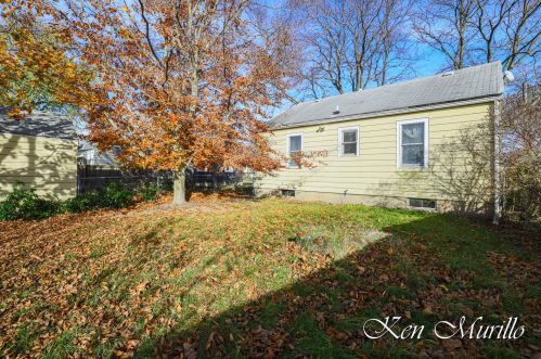 2867 Sharon Ave, Wyoming MI 49519-2519 exterior