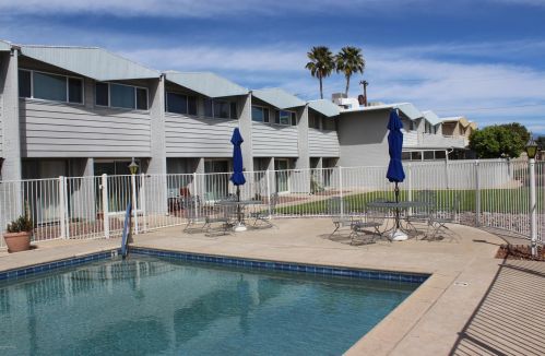 1735 Jones Blvd, Tucson AZ 85713-2325 exterior