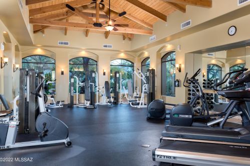 5751 Kolb Rd, Tucson AZ  39204-0871 exterior