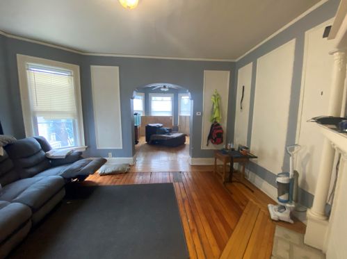 1016 37th St, Milwaukee, WI 53208-1420