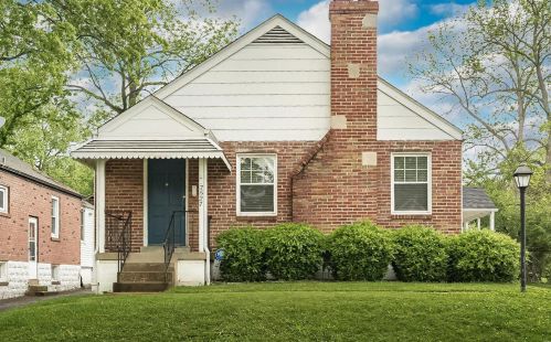 7527 Drexel Dr, Saint Louis, MO 63130-2102