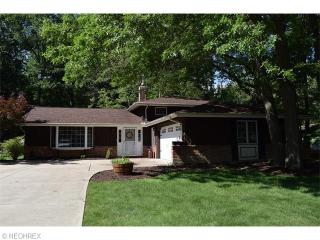 20750 Wolzhaven Ave, Cleveland, OH 44149-2312