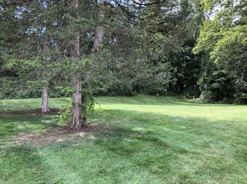 13 Idlewild Dr, Poughkeepsie NY 12601-6601 exterior