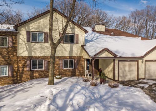 1055 Greenhaven Dr, Saint Paul MN  55127-7821 exterior