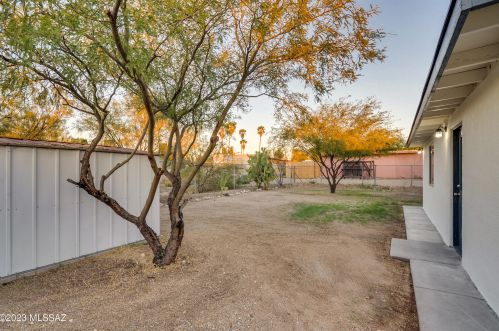 9301 29th St, Tucson AZ  85710-8015 exterior