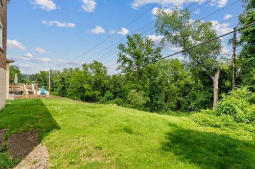 104 Mcalister Dr, Pittsburgh PA 15235-4055 exterior