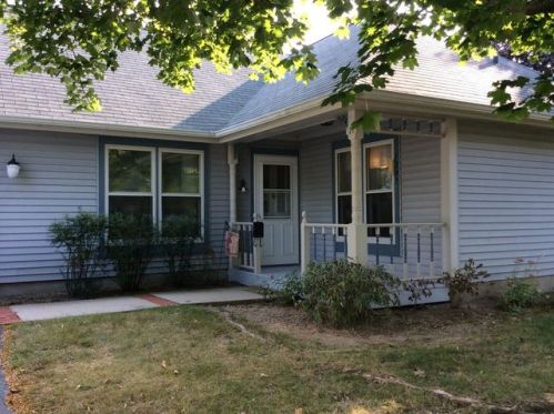 1297 Thomas Dr, Bull Valley, IL 60098-2340