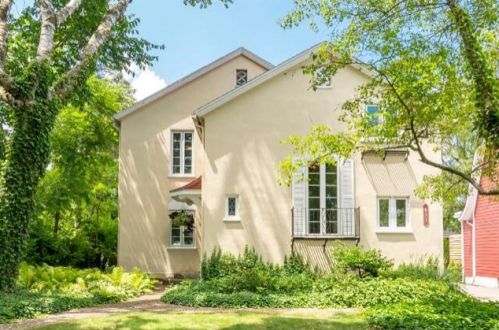 611 Laurel Ave, Grand Rapids, MI 49506-3007