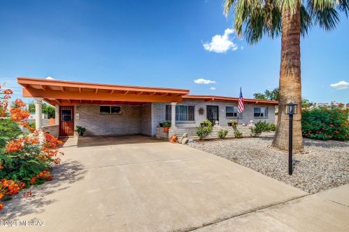 8961 3rd St, Tucson, AZ 85710-2608
