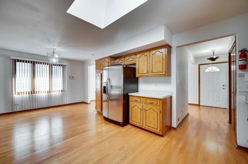 5303 Ridgeway Ave, Chicago IL 60659-1116 exterior