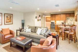 10815 184th Ln, Seattle WA  98055-7104 exterior