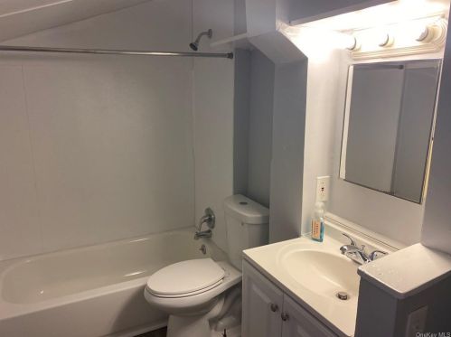 13 Conkling Ave, Middletown NY 10940-6341 exterior