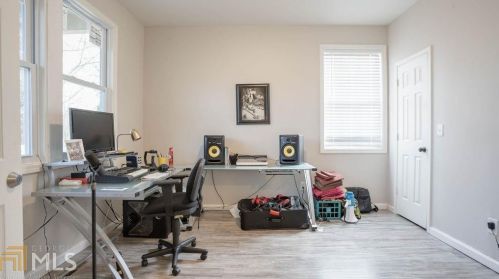 1968 Jones St, Atlanta GA 30344-4108 exterior