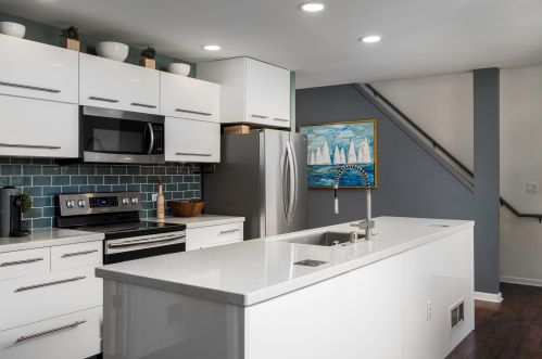 1962 Commerce St, Milwaukee WI 53212-3776 exterior