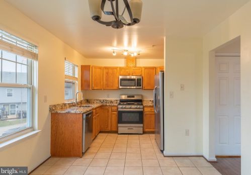 912 Varney St, Washington DC 20032-4372 exterior