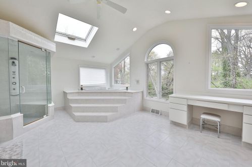 2076 Packard Ave, Huntingdon Valley PA 19006-6418 exterior