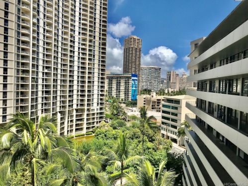 425 Ena Rd, Honolulu HI 96815-1735 exterior