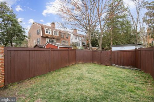 6316 Barrister Pl, Alexandria VA 22307-1214 exterior