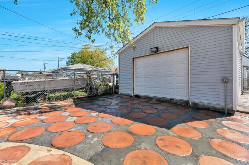 6749 Damen Ave, Chicago IL  60636-3204 exterior