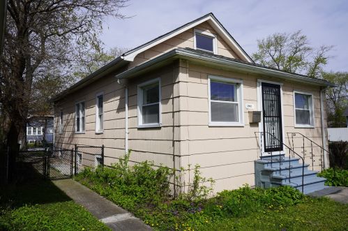 1902 17 Ave, Broadview IL 60153-1854 exterior