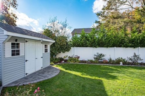 168 Suffolk Ave, Babylon NY 11704-2825 exterior