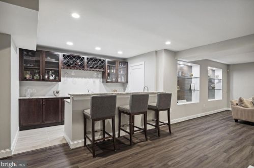 8819 Victory Ln, Rockville MD 20854-3643 exterior