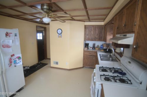 4876 Marshall Ave, Grand Rapids MI 49508-4744 exterior