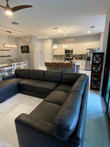 5025 Hickory Wood Dr, Naples FL 34119-1417 exterior