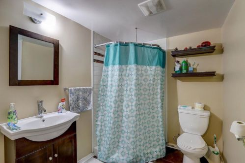 2106 34, Milwaukee WI 53215-2301 exterior