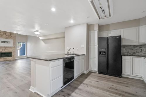 13 April Hl, Montgomery TX 77356-5923 exterior