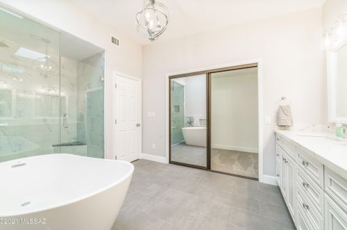 5860 Bright Star Dr, Tucson AZ  85718-3429 exterior