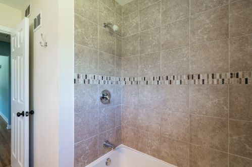 219 Daphne Rd, Milwaukee WI 53209-3346 exterior