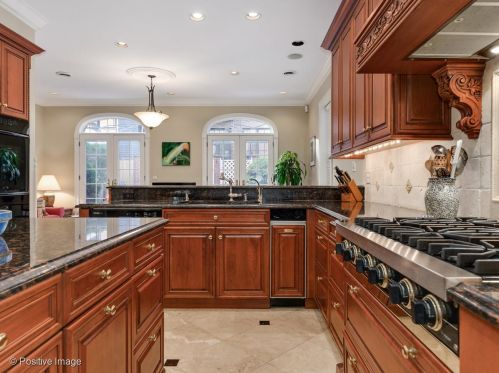 1738 Sedgwick St, Chicago IL 60614-4619 exterior