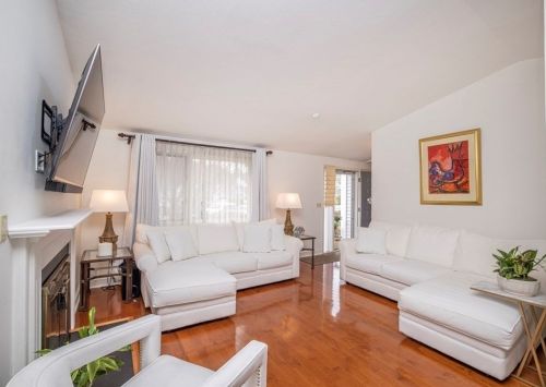 20 Alcott Cir, Taunton, MA 02780-1057