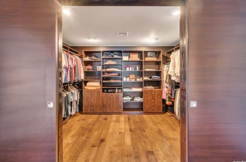 795 Kearny Dr, Valley Stream NY 11581-3624 exterior