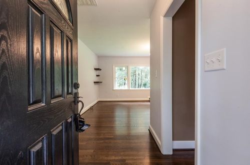 462 Hilderbrand Dr, Atlanta GA  30328-4124 exterior